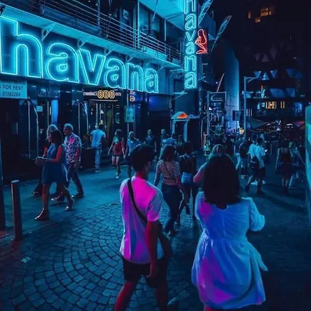 Modern Bright 6th Floor 아파트 *